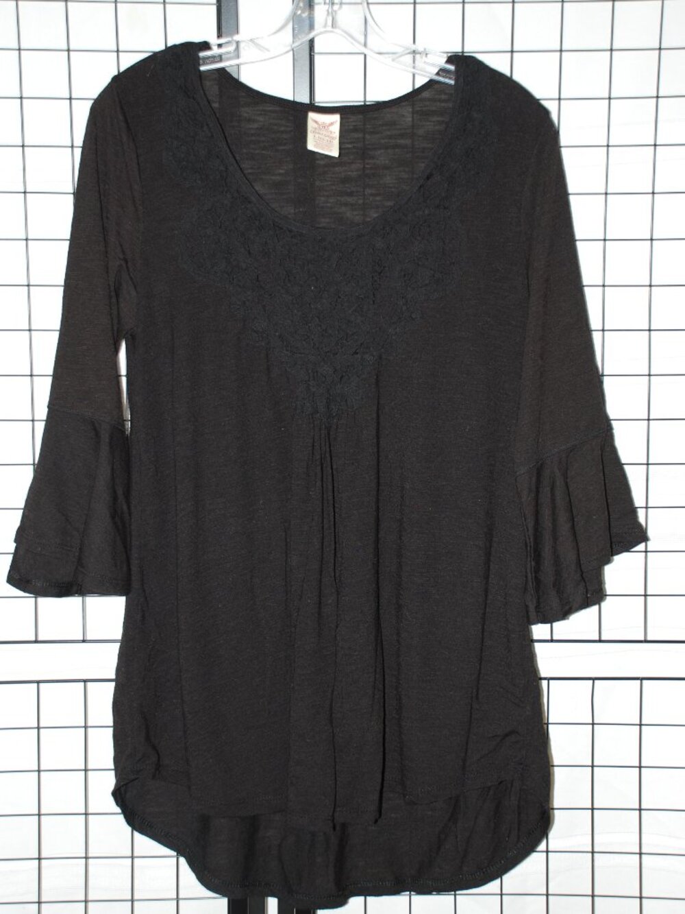BLACK TOP W/ NECK DESIGN